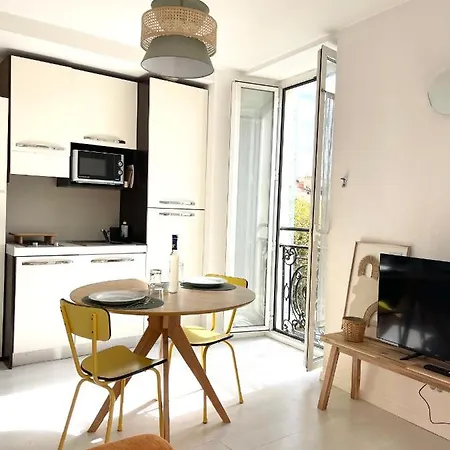 Apartment Studio Face Au Jardin Bioves Fetes Des Citrons 3min De La Mer Menton